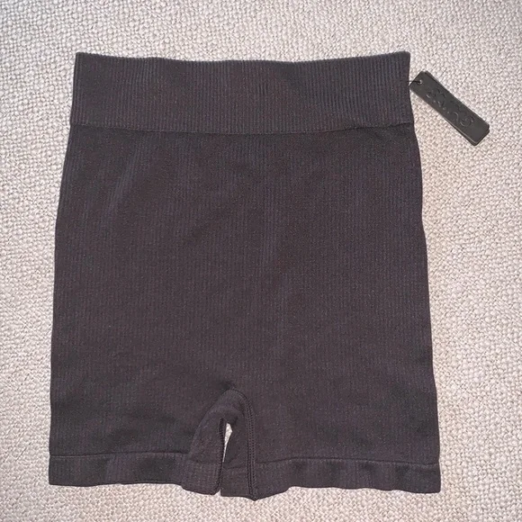 NWT SKIMS Brown Stretch Rib Boy Shorts - Picture 2 of 5